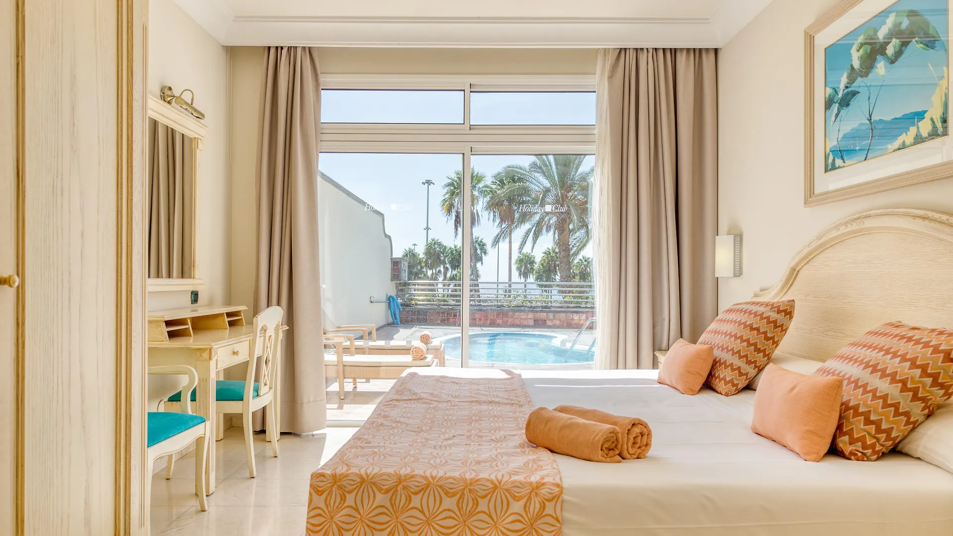 Holiday Club Playa Amadores 4*,