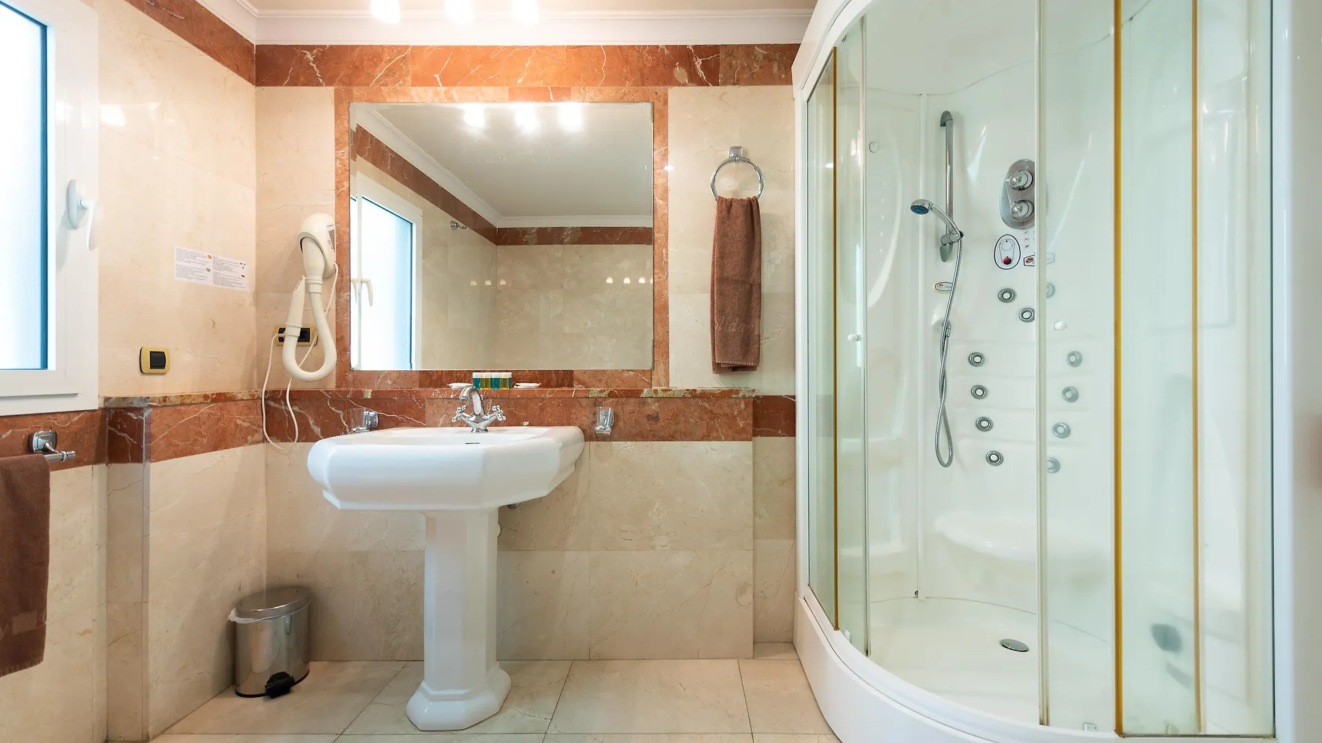 Holiday Club Playa Amadores 4*,