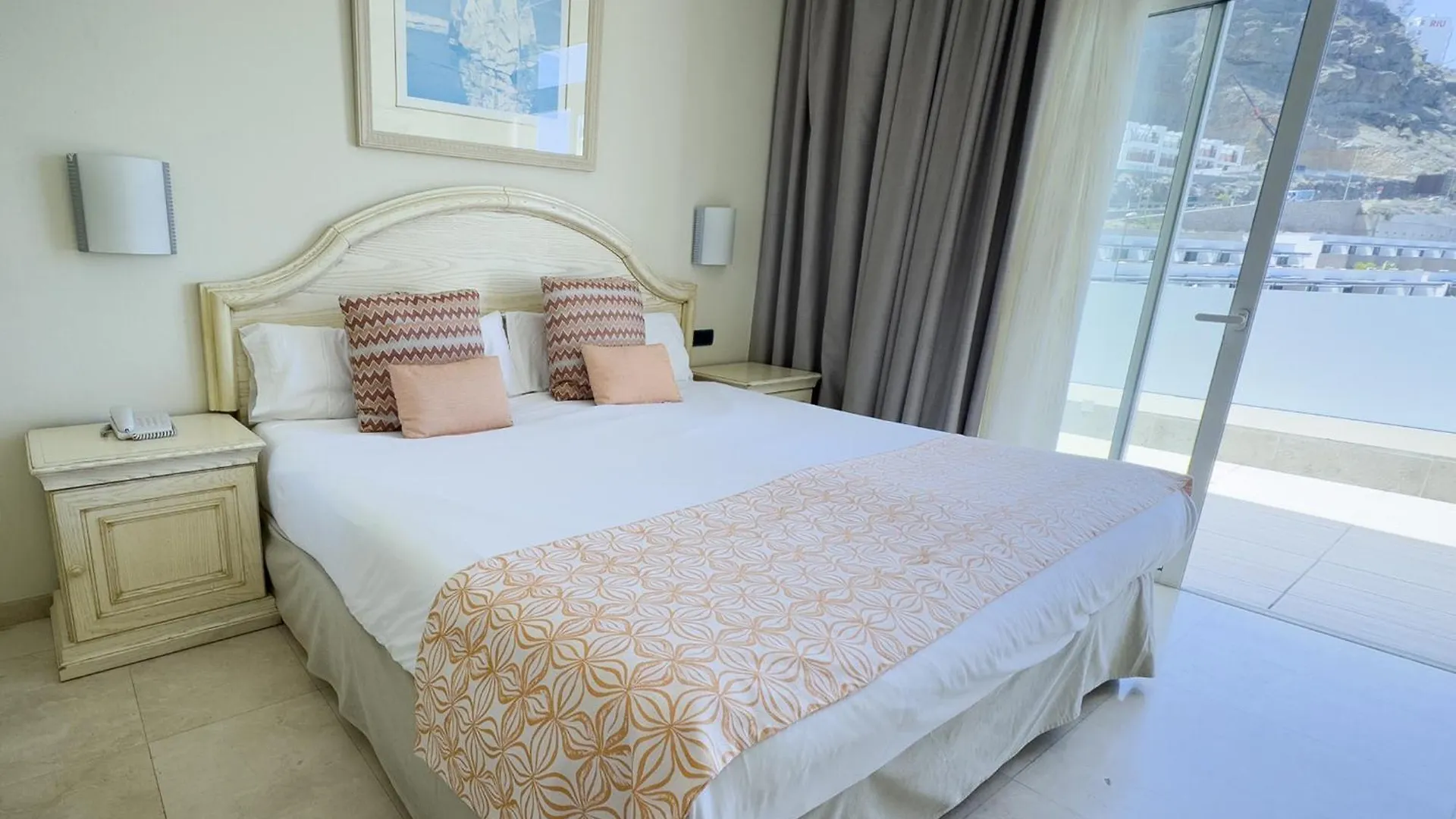 **** Aparthotel Holiday Club Playa Amadores Spanien